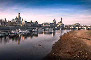 Fototapeta premium dresden, panorama, stadt, fluss, elbe, deutschland