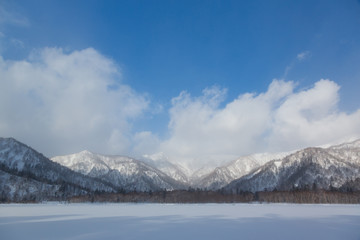 Obraz na płótnie Canvas 冬のオコタンペ湖