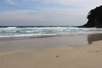 青い空と海白い波白浜海岸