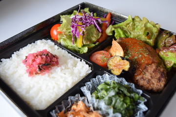 高級弁当　高級豚　ハンバーグ　焼肉　弁当