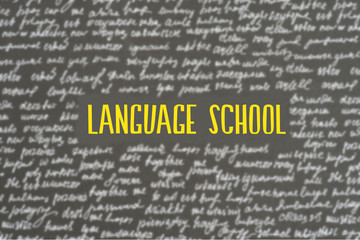 Hintergrund mit verschiedenen Worten und Hinweis auf eine Sprachschule