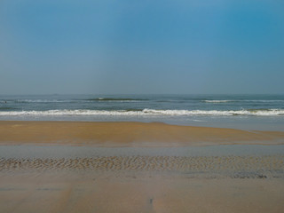 Waves of the Indian Ocean in cloudy weather