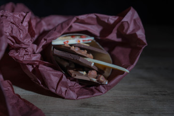 Edle Schokolade in Papier