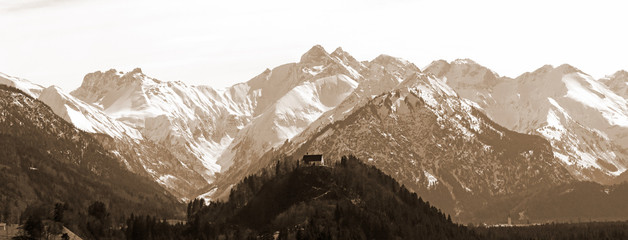 Allgäu - Berge - Alpen - Kapelle - Oberstdorf - Bergkette - sepia