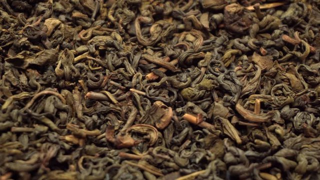 Dry Green Tea Leaves with Mint Rotating