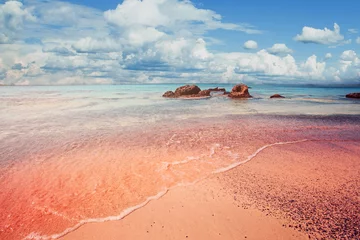 Deurstickers Elafonissi Strand, Kreta, Griekenland Mooi Elafonissi-strand op Kreta, Griekenland. Roze zand, blauw zeewater en wolkenlucht