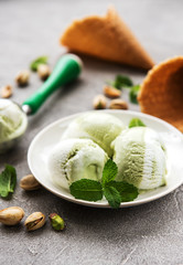 pistachio ice cream and mint