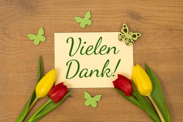 Tulpen und Karte: Vielen Dank!