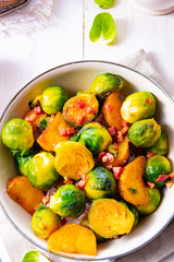 Roasted Brussels sprouts with honey and sesame from the oven