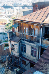 Fototapeta na wymiar Streets of the ancient city of Tbilisi. Old streets and buildings.