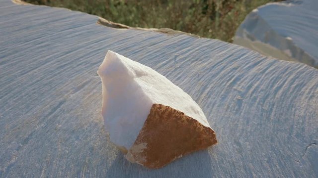Blocco di marmo di Carrara con particolare brillantezza e lucidit&agrave;