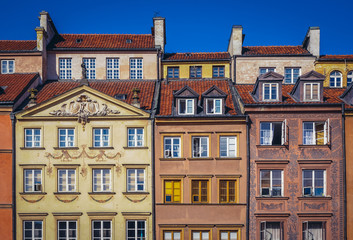 Fototapeta na wymiar Coloured tenement houses on historic Old Town in Warsaw, Poland