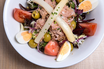 Salad with tuna