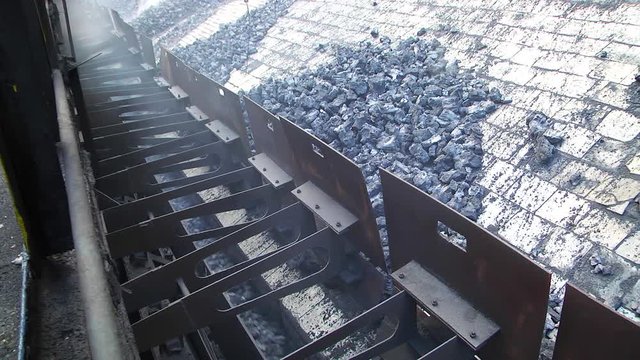 loading of ore in a conveyor