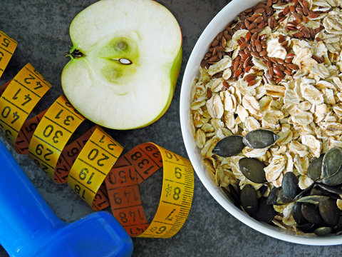 https://www.shutterstock.com/ru/image-photo/fitness-food-concept-oatmeal-fruits-nuts-1121284241?src=7Y4s2nzaxkuFZJ9DqpHlzw-1-41