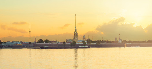 Fototapeta premium St. Petersburg. Russia. Peter and Paul Fortress at dawn. Early morning in Petersburg.