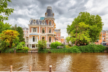 Fototapeta na wymiar beautiful house in Amsterdam