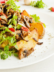 Potatoes with champignons