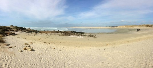 en ballade sur la plage à La Torche en cornouailles  bretagne finistère