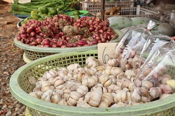 garlic at the market