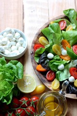 Salad with cherry tomatoes and cheese 