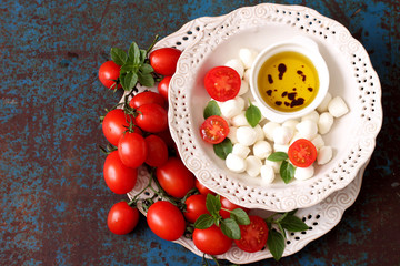 Mozzarella and cherry tomatoes 