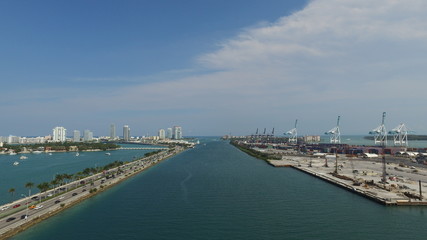 Fototapeta na wymiar Government Cut canal - MIAMI BEACH, FLORIDA