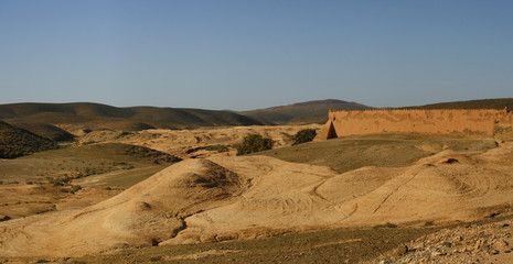 dans le désert de Fort Boujerif au Maroc