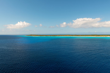 Caribbean island coast © Harris Shiffman