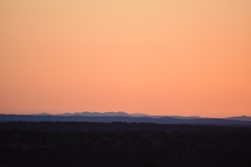 Obraz premium orange sunset in the mountains