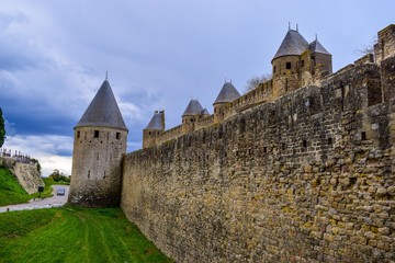 Fototapeta na wymiar muros de una ciudad medieval