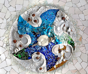 Ceiling Mosaic in the Hypostyle Room Park Guell, Barcelona, Spain. - obrazy, fototapety, plakaty