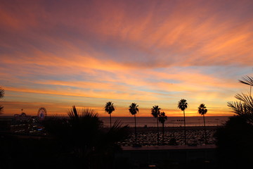 Fototapeta na wymiar Amazing sunset in Santa Monica, California