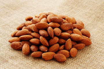アーモンド