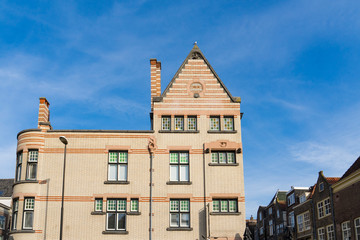 Obraz premium building in street called Visbrug, in Dordrecht, The Netherlands