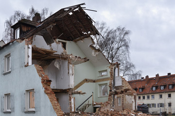 Fototapeta na wymiar demolition of a house
