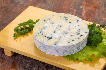 Round blue cheese