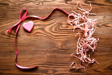 valentines day background texture light wood pink heart and ribbonЙФ+