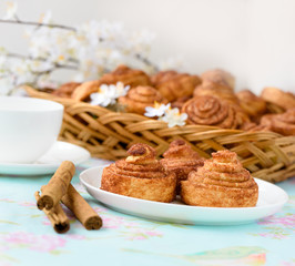 Homemade cinnamon buns cakes on a table