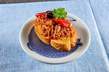 pasta with tomato sauce and basil
