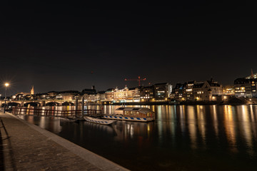 Fototapeta na wymiar Basel by night