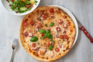 Pizza Mozzarella cherry Tomaten