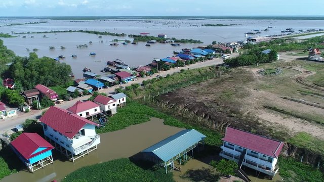 Collection 4K Asie | Cambodge | Village de la r&eacute;gion de Siemreap vue du ciel
