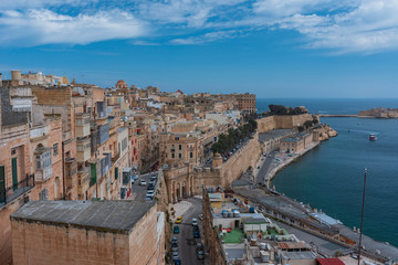 Fototapeta na wymiar Vista panoramica della città di La Valletta, Malta