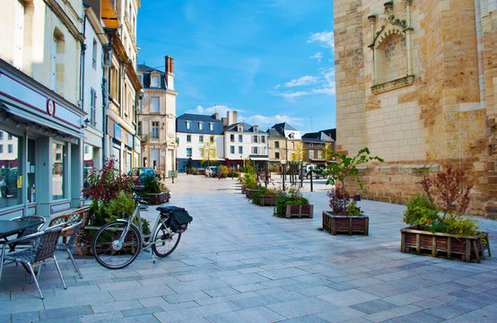 Amazing solitary city center of a small town Thouars