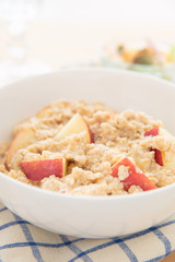 Oatmeal and sliced ​​apples