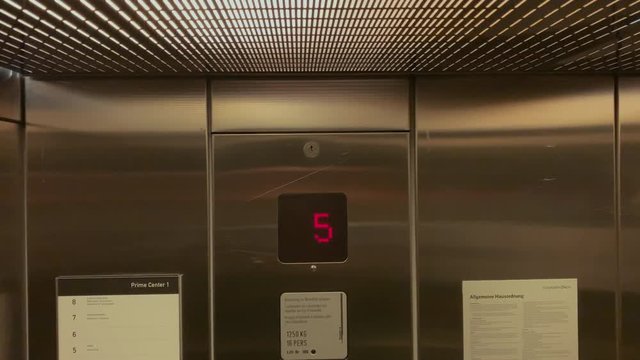 Moving Elevator with chaning LED Matrix