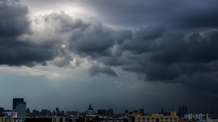 Fototapeta na wymiar Rain clouds in the city