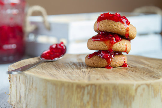 Oatmeal Cookies With Raspberry Jam.