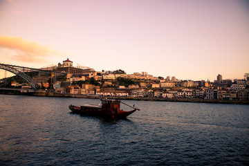 Naklejka premium Sunset in Porto